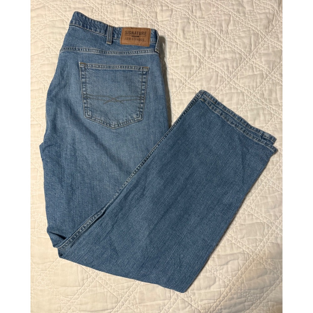 Signature Levi Strauss Gold Label Mens Relaxed Fit Jeans Medium Wash W42 L32